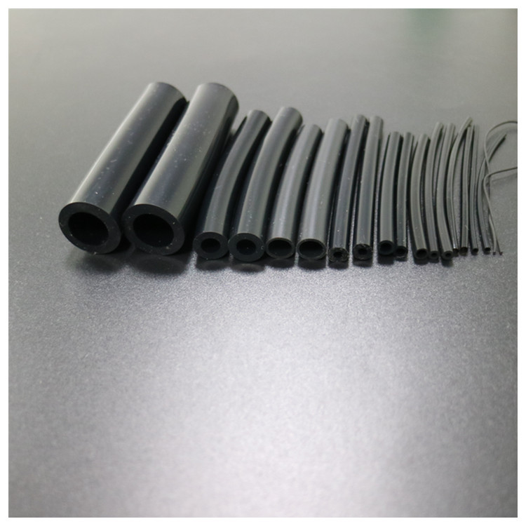 傳輸溶劑（jì）怕靜電起火（huǒ）？麻花传媒XK在线观看導靜電矽膠軟管，化（huà）工/粉體輸送安全優選！